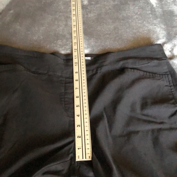 Women’s size XL Hilary Radley black shorts - Picture 6 of 10